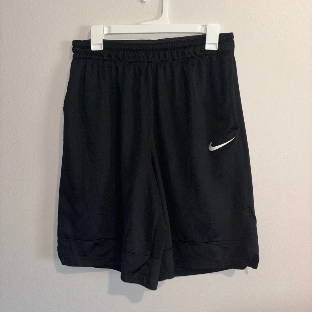 Nike Black Athletic Shorts Size L - Picture 1 of 7